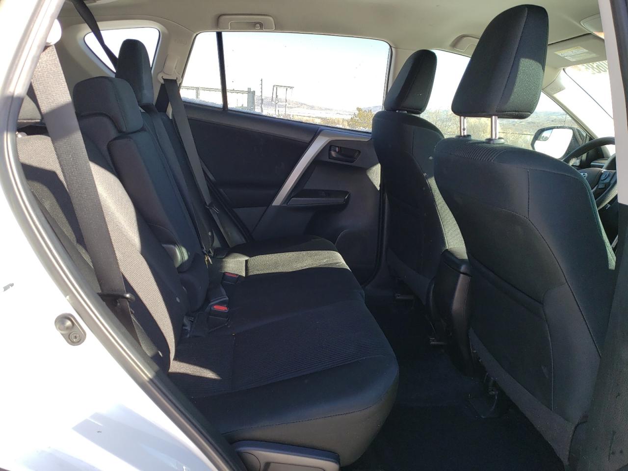 2018 Toyota RAV 4 - Image 12