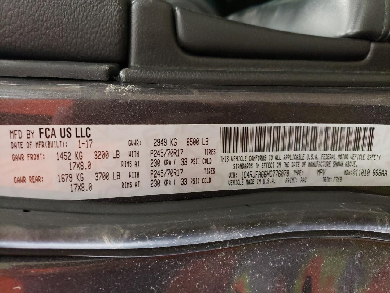 2017 Jeep Grand Cherokee - Image 13