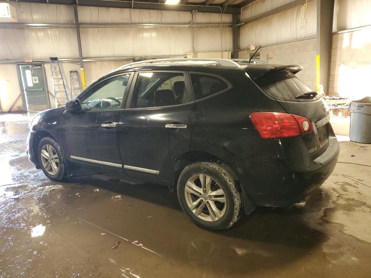 2012 Nissan Rogue - Image 2