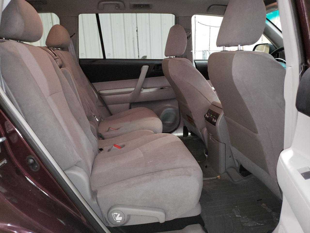 2011 Toyota Highlander - Image 11