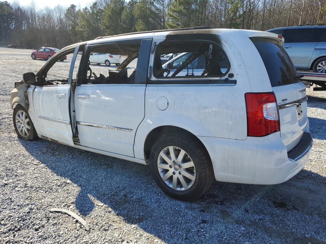 2015 Chrysler Town & Country - Image 2
