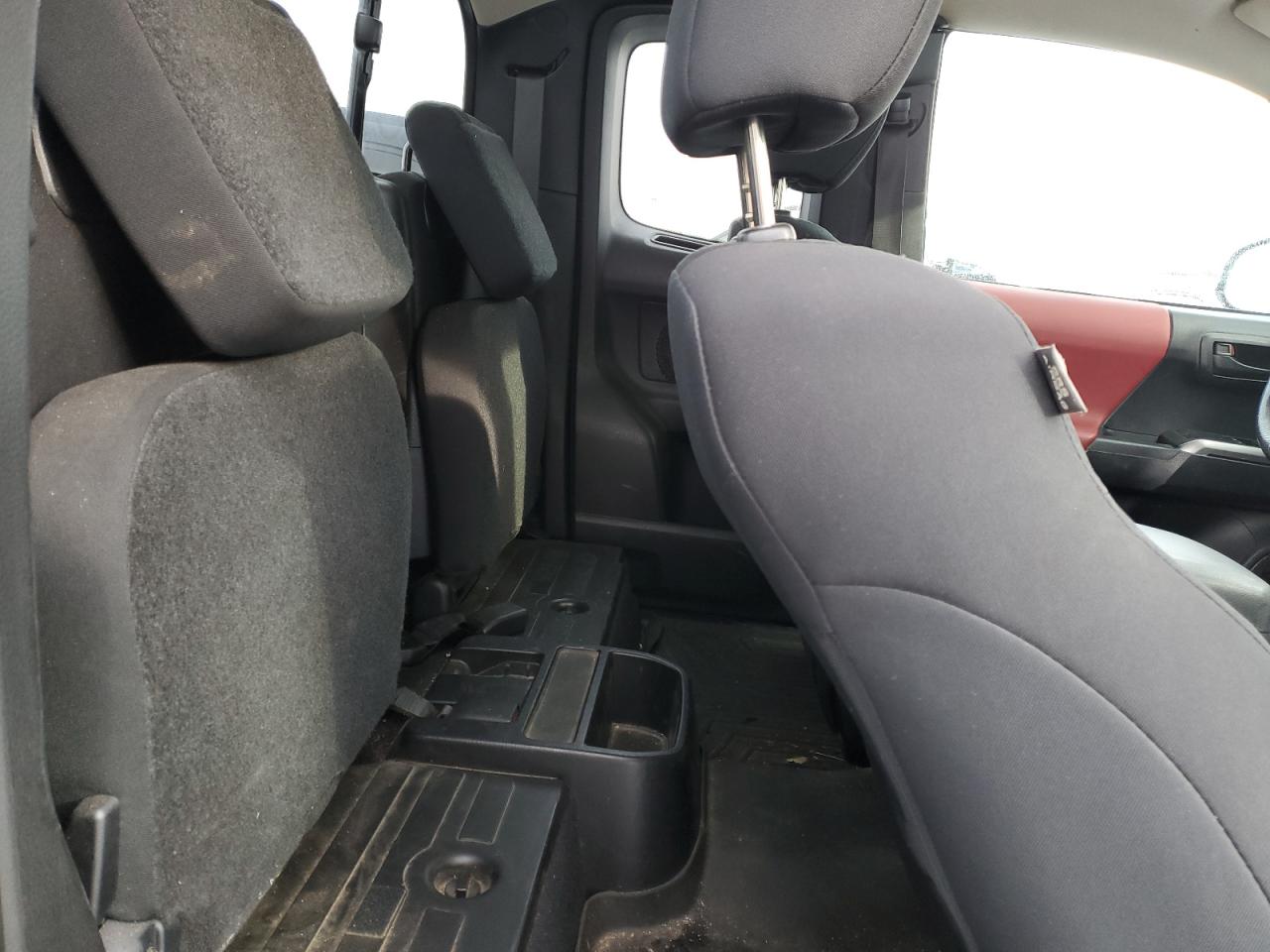 2016 Toyota Tacoma - Image 10