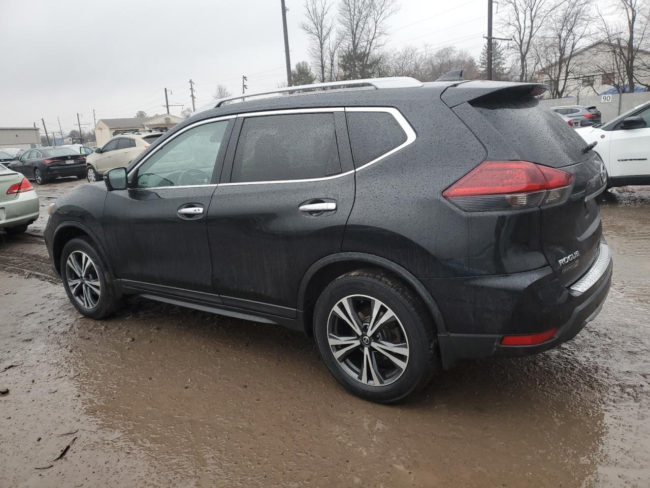 2019 Nissan Rogue - Image 2