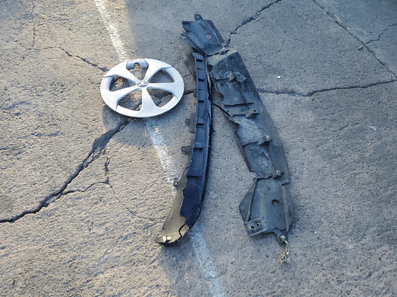 2015 Toyota Prius - Image 12