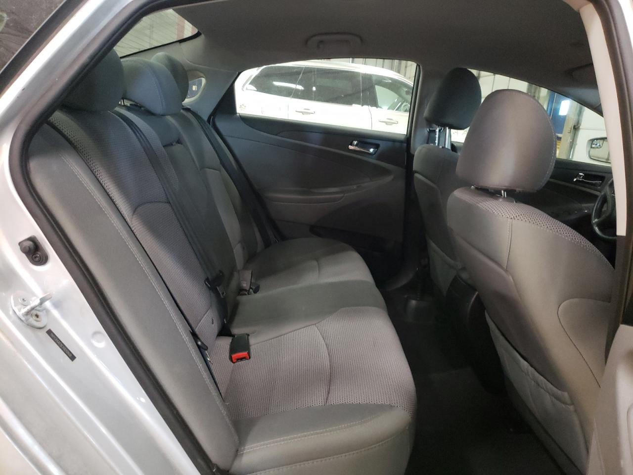 2014 Hyundai Sonata - Image 10