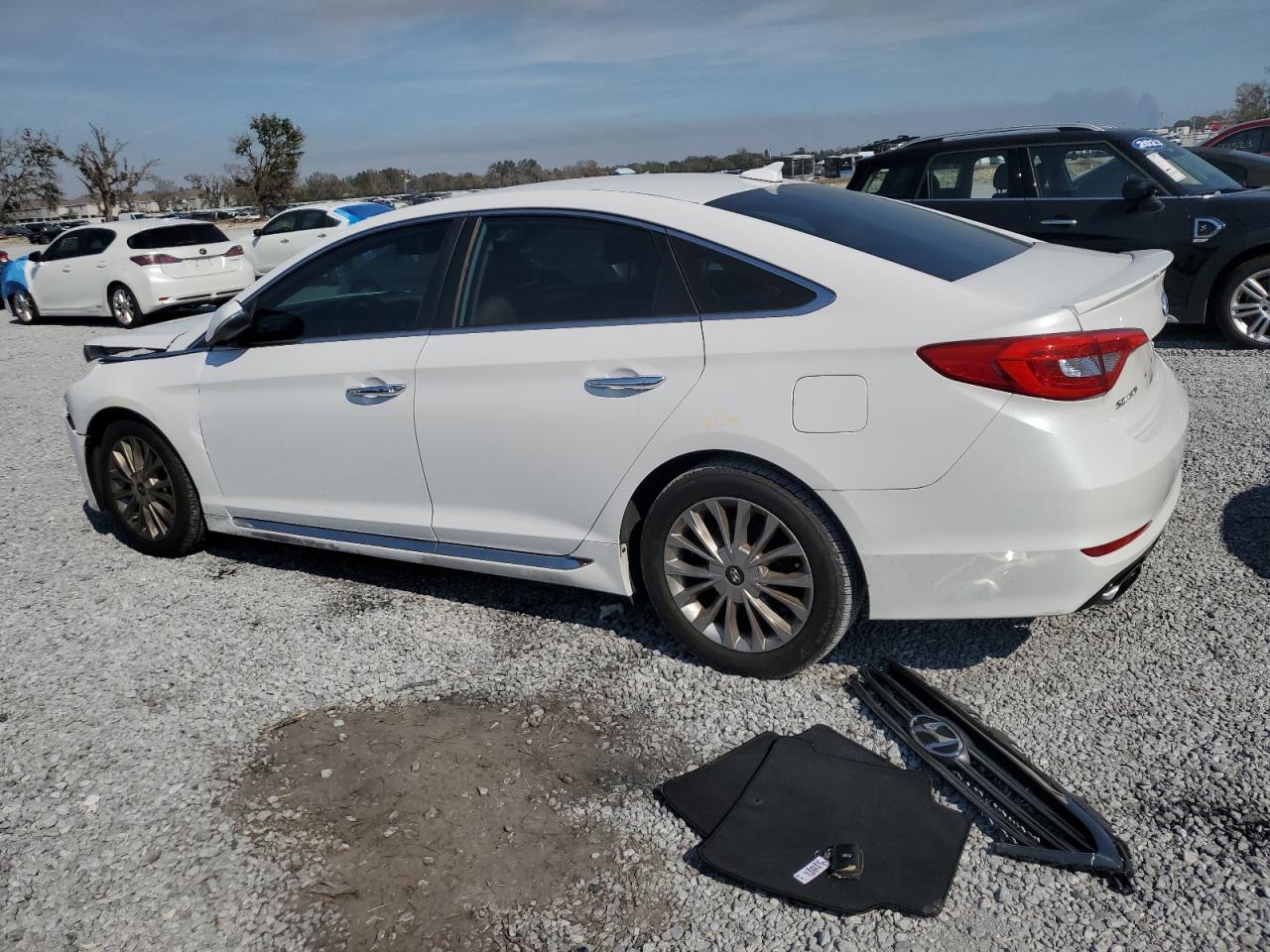 2015 Hyundai Sonata - Image 2