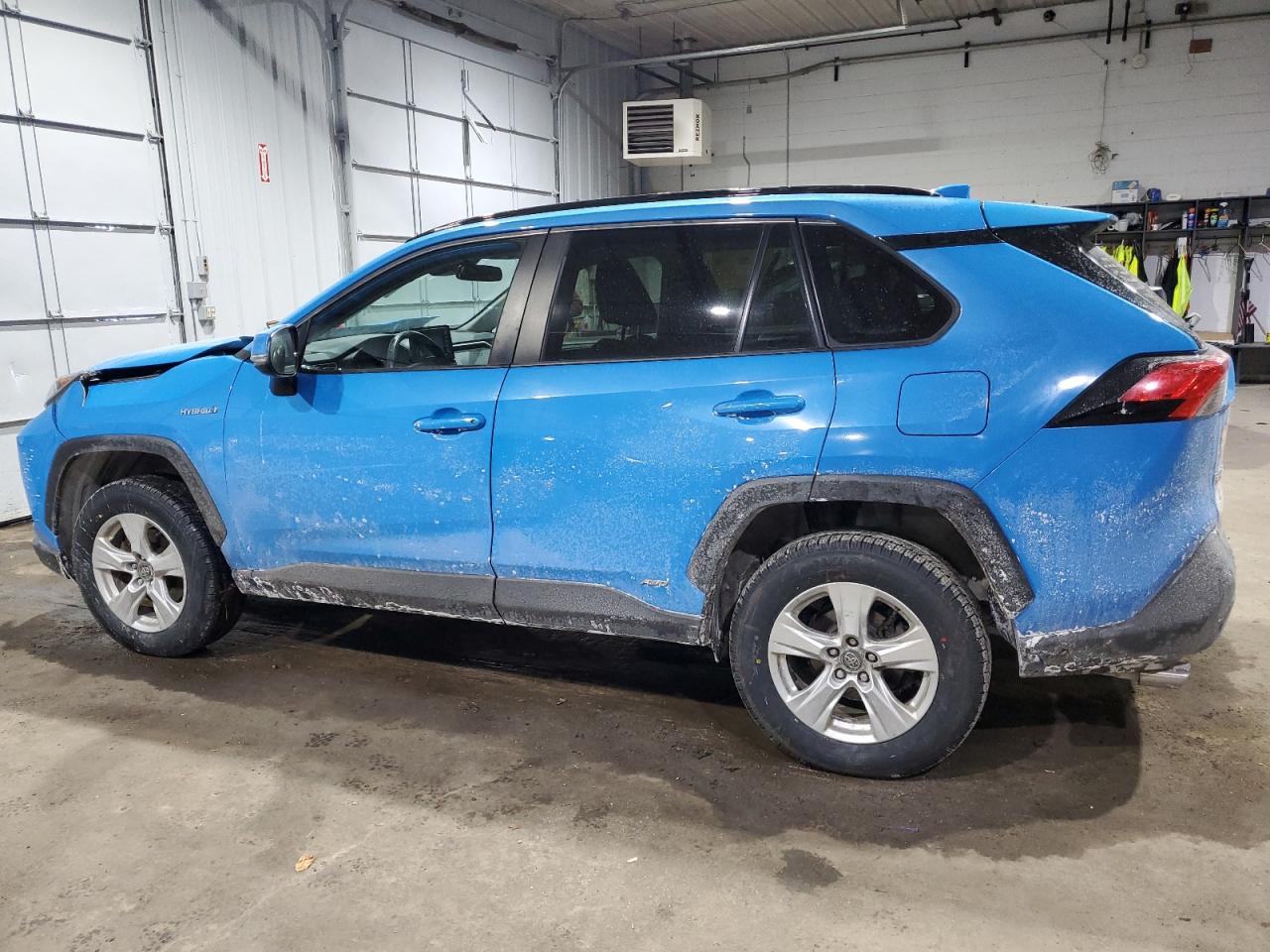 2020 Toyota RAV 4 - Image 2