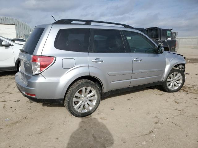  SUBARU FORESTER 2013 Серебристый