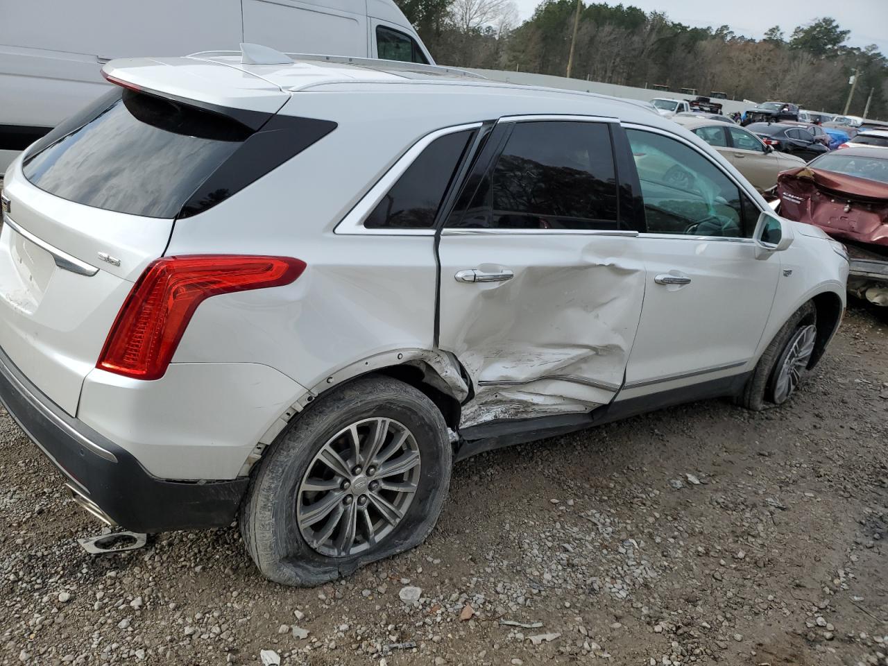2017 Cadillac XT5 - Image 3