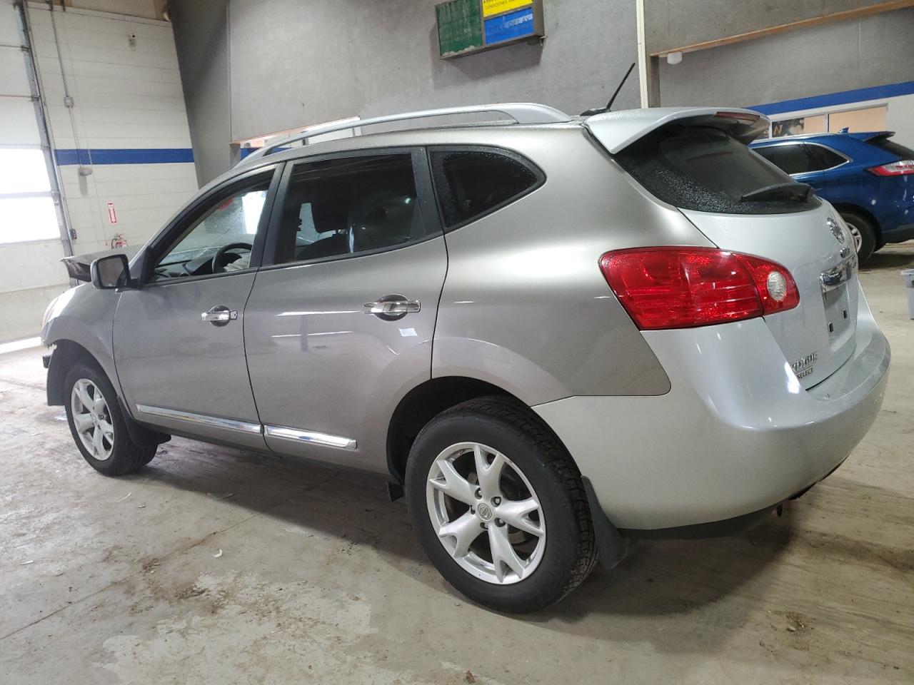 2011 Nissan Rogue - Image 2