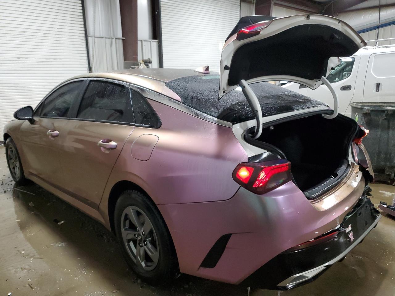 2021 Kia K5 - Image 2