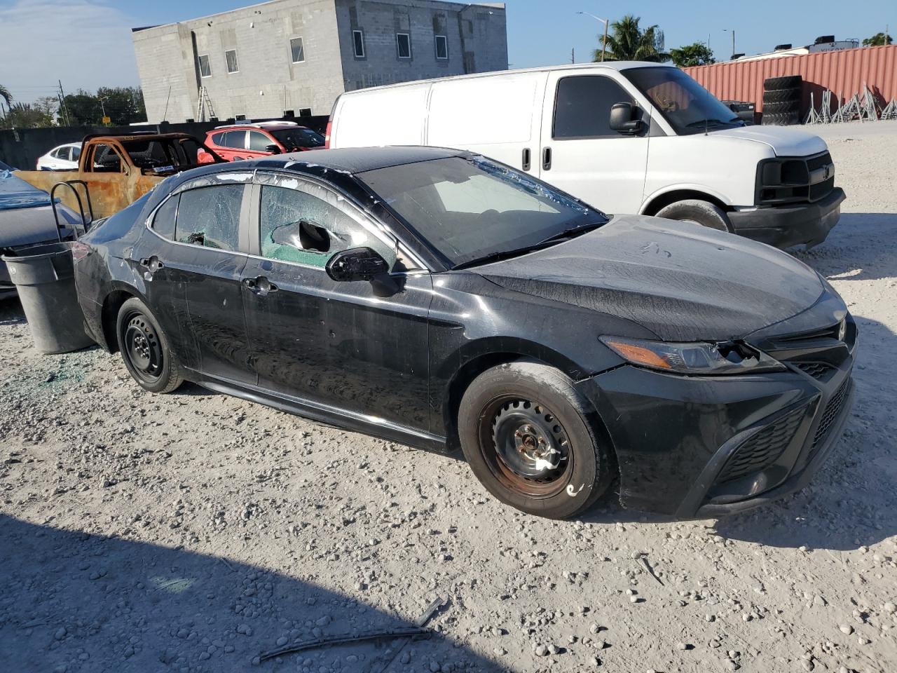 VIN 4T1G11AKXMU581213 2021 TOYOTA CAMRY no.4