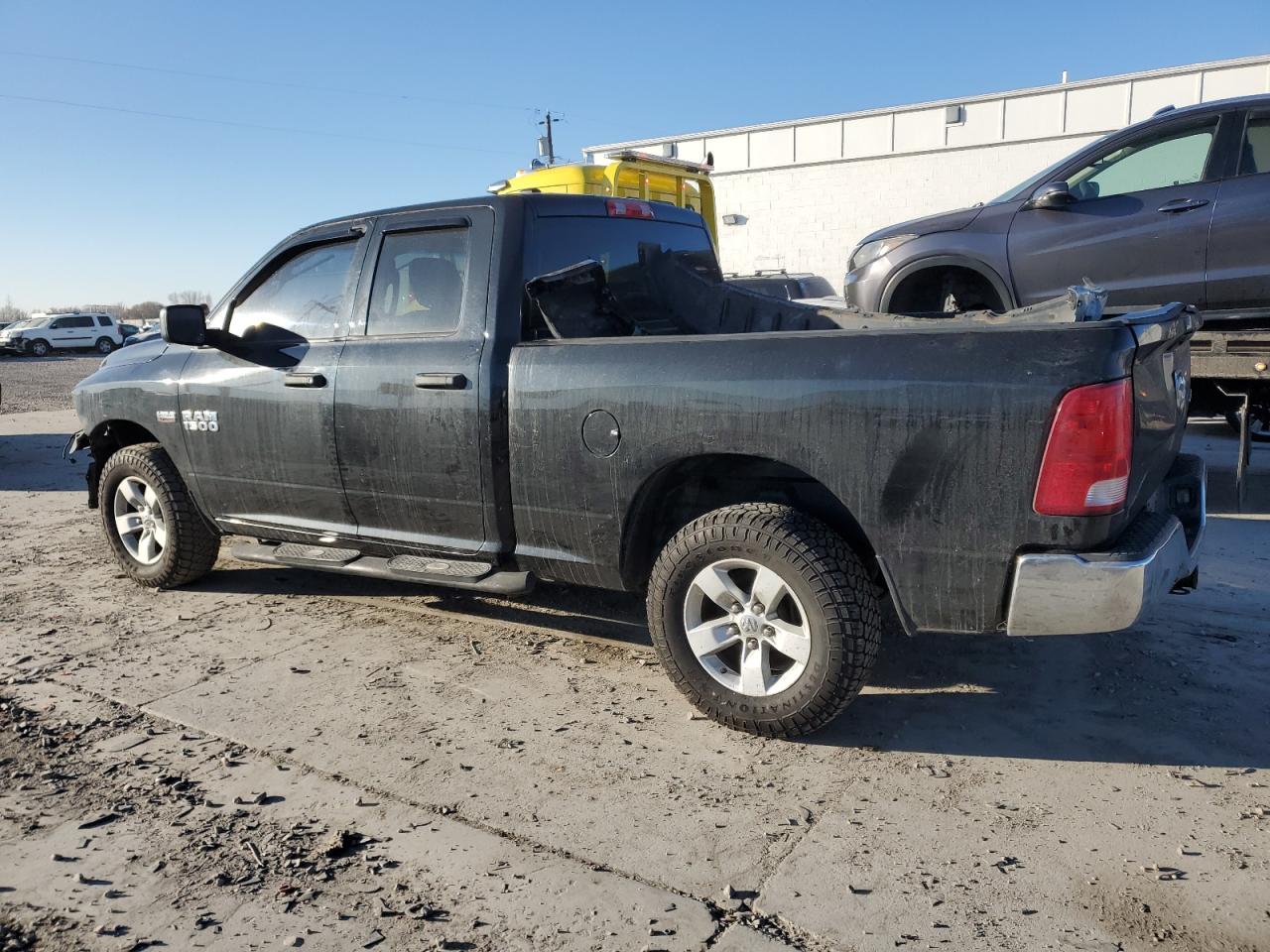 2016 RAM 1500 - Image 2