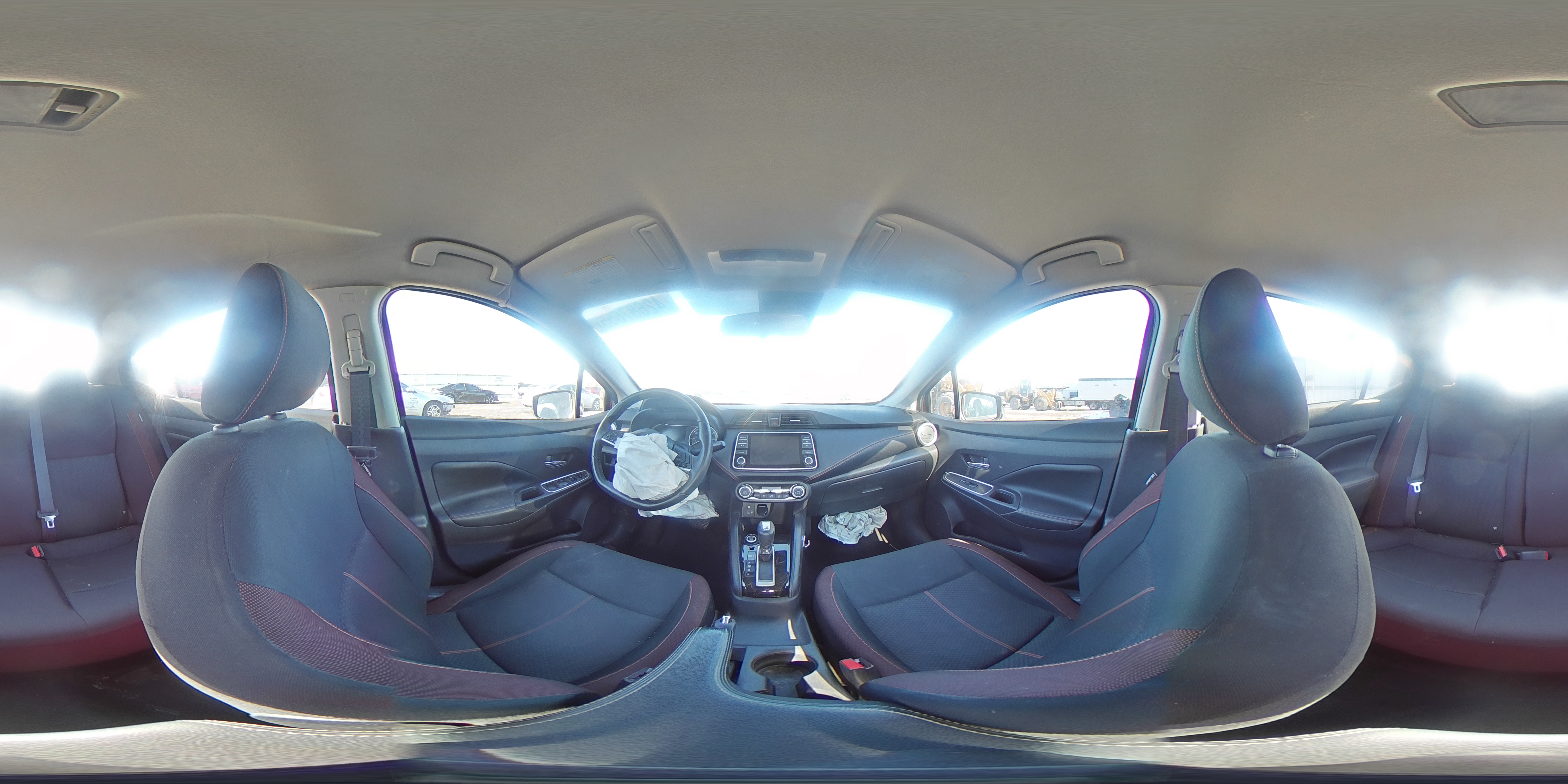 2020 Nissan Versa - Image 13