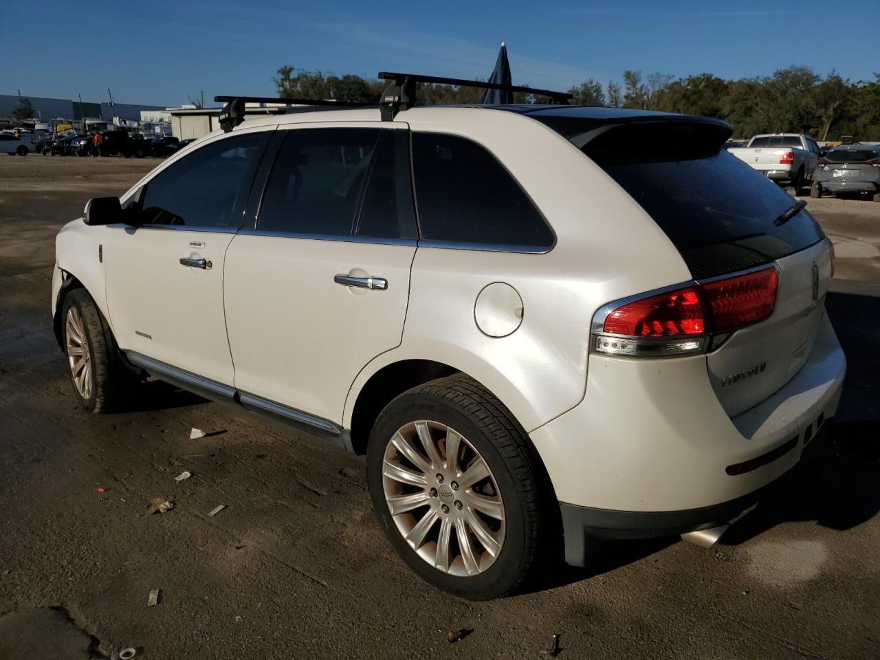 2012 Lincoln MKX - Image 2