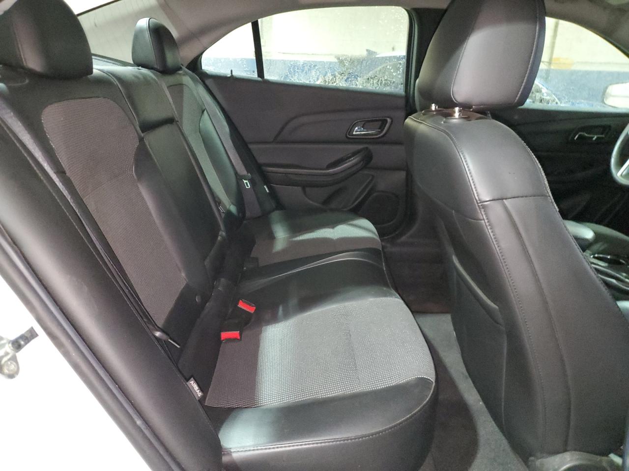 2015 Chevrolet Malibu - Image 10