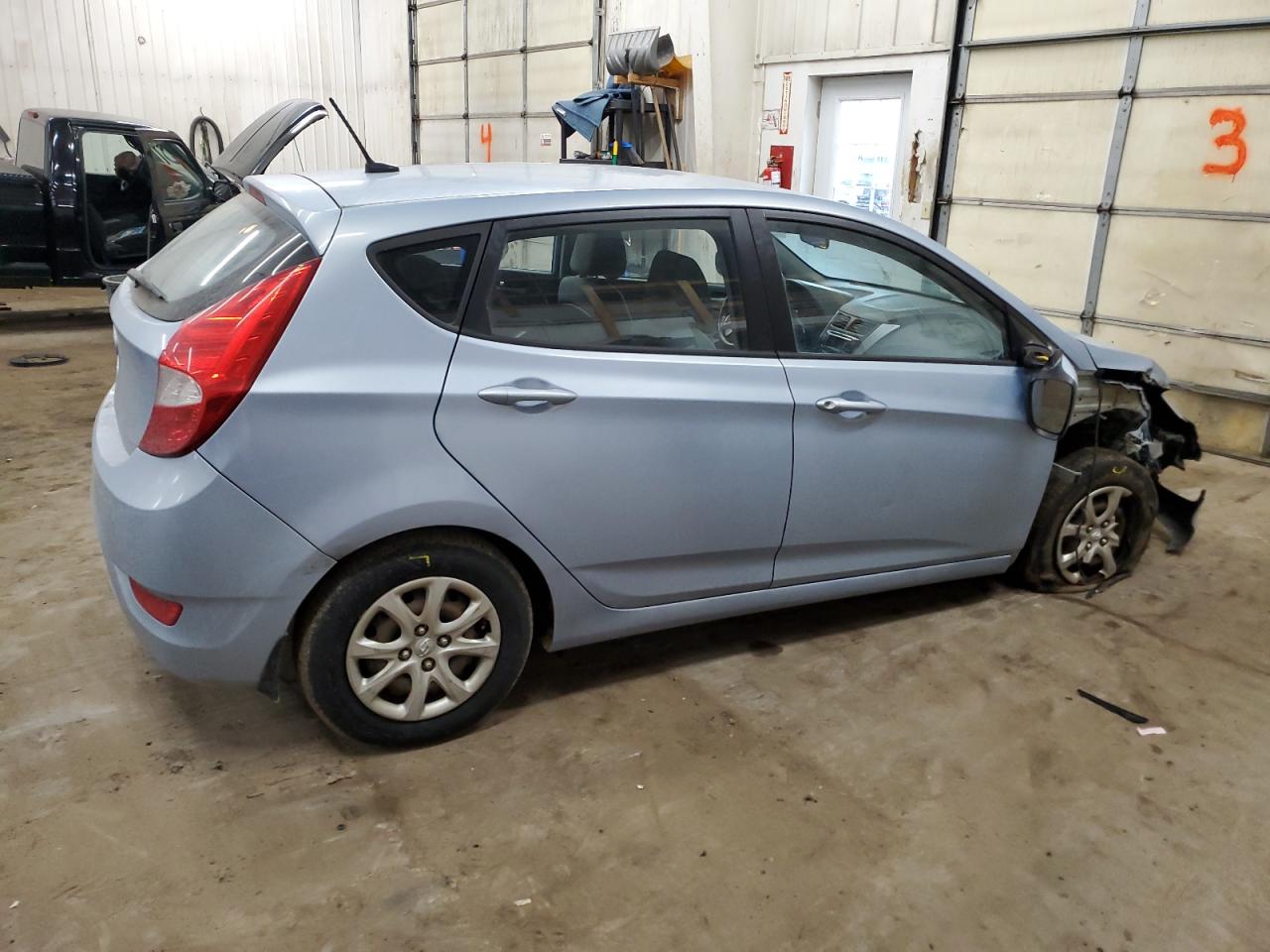 2013 Hyundai Accent - Image 3