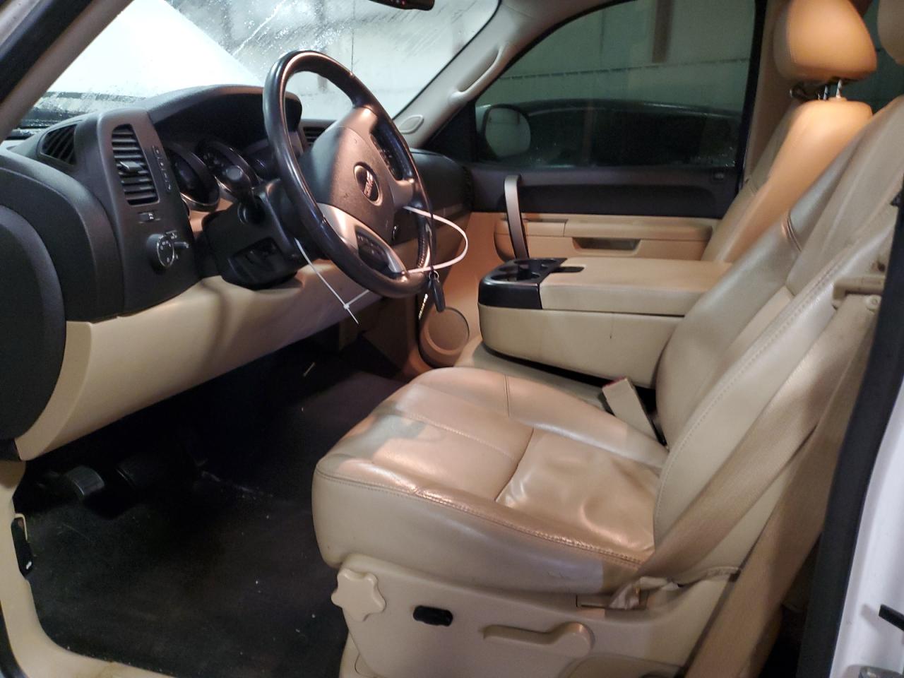 2010 GMC Sierra - Image 7