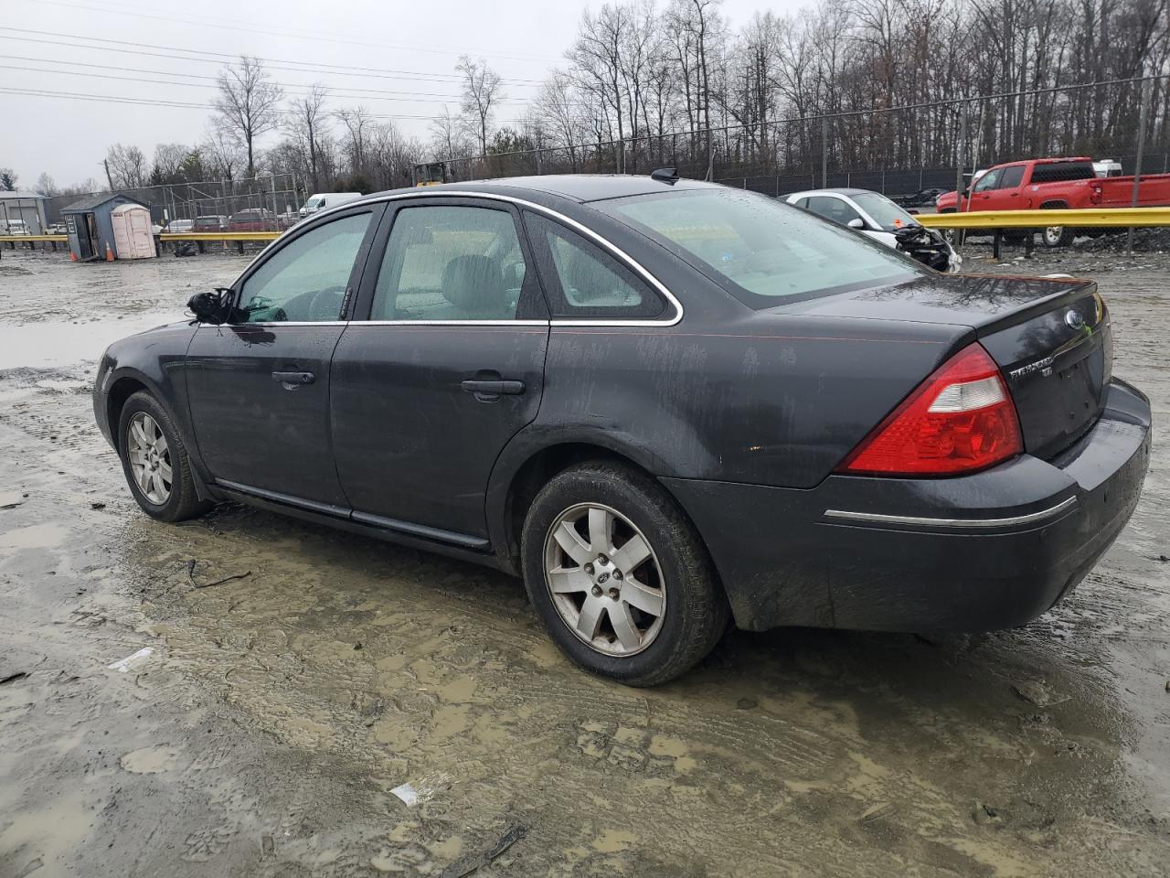 2007 Ford Five Hundred - Image 2