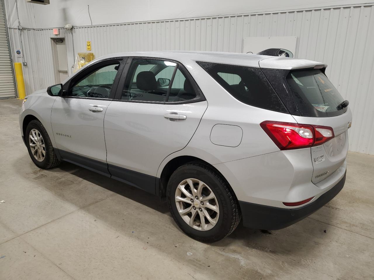 2020 Chevrolet Equinox - Image 2