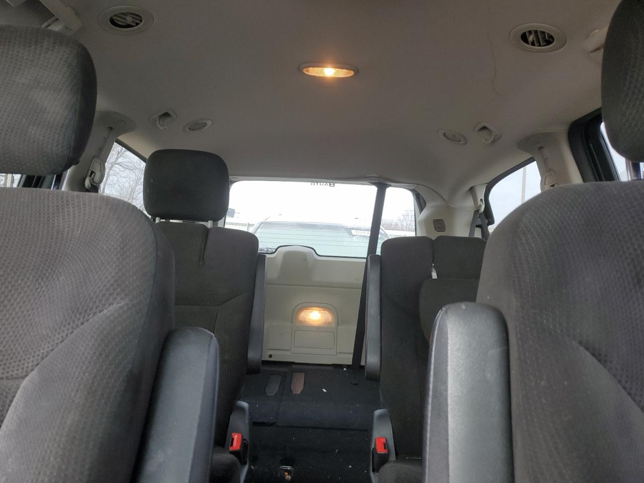 2016 Dodge Caravan - Image 10