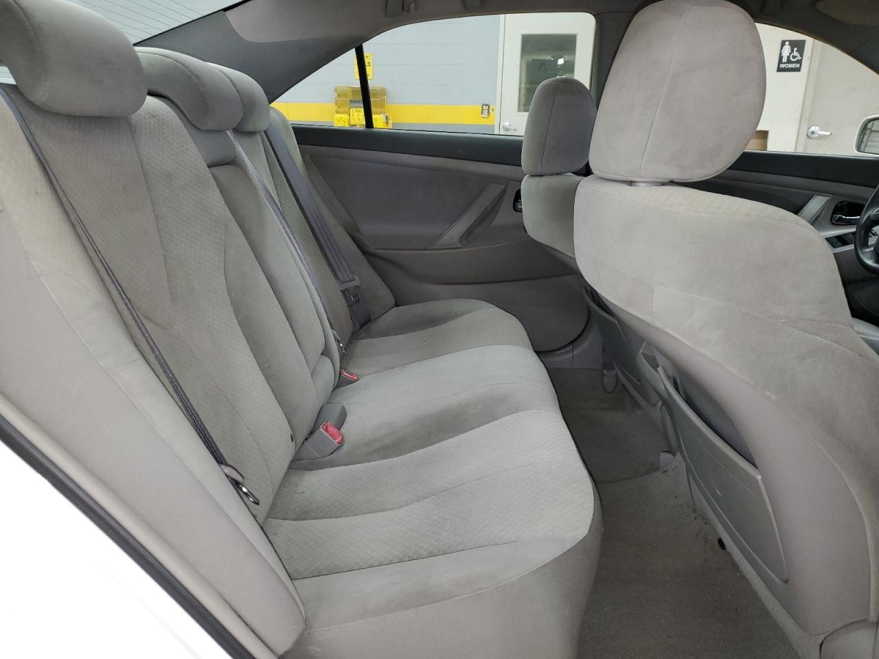 2009 Toyota Camry - Image 10