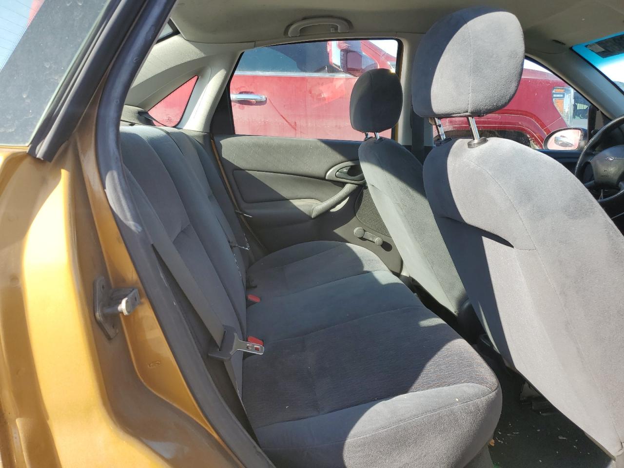 2001 Ford Focus - Image 11