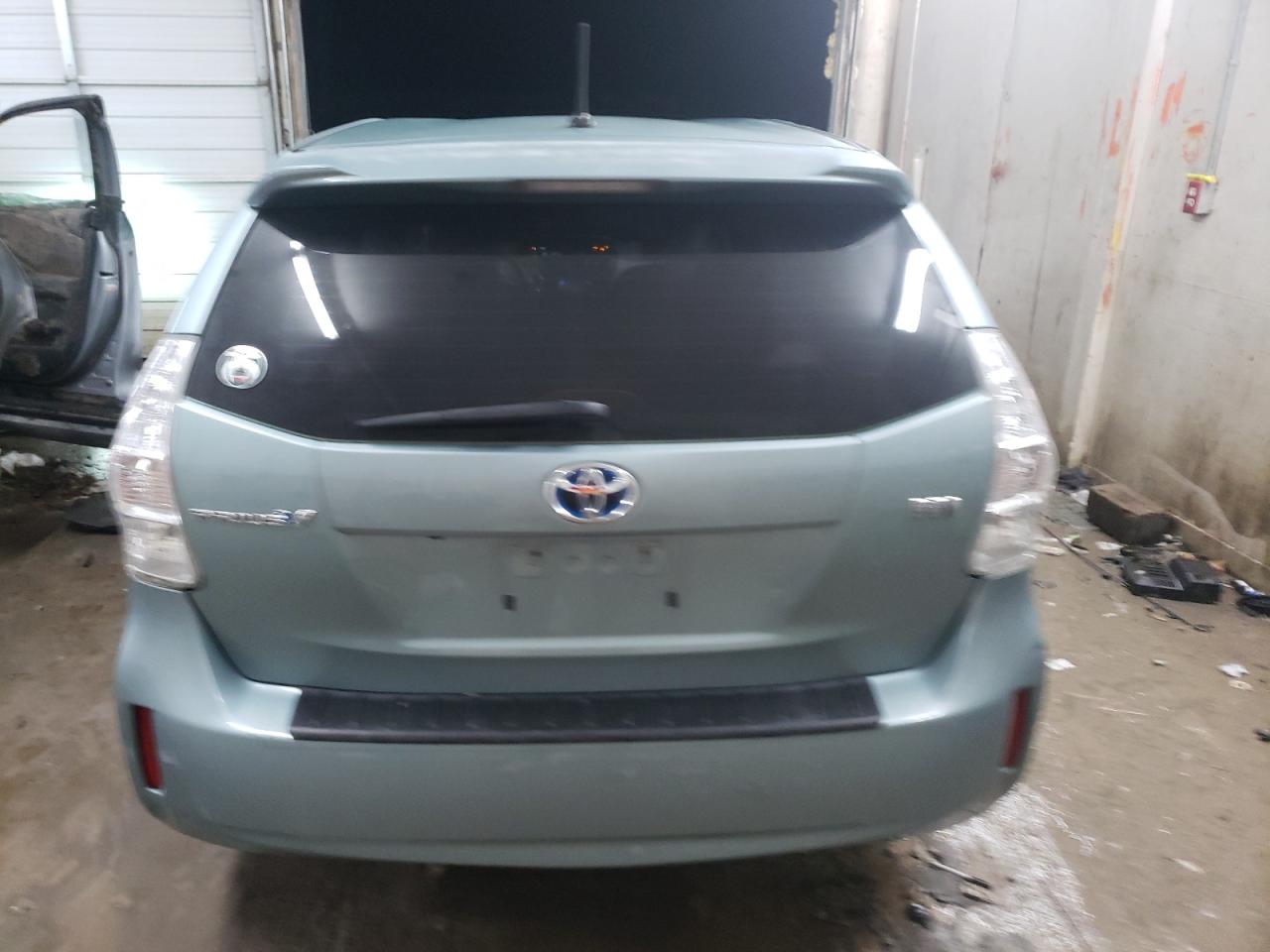 2014 Toyota Prius - Image 6