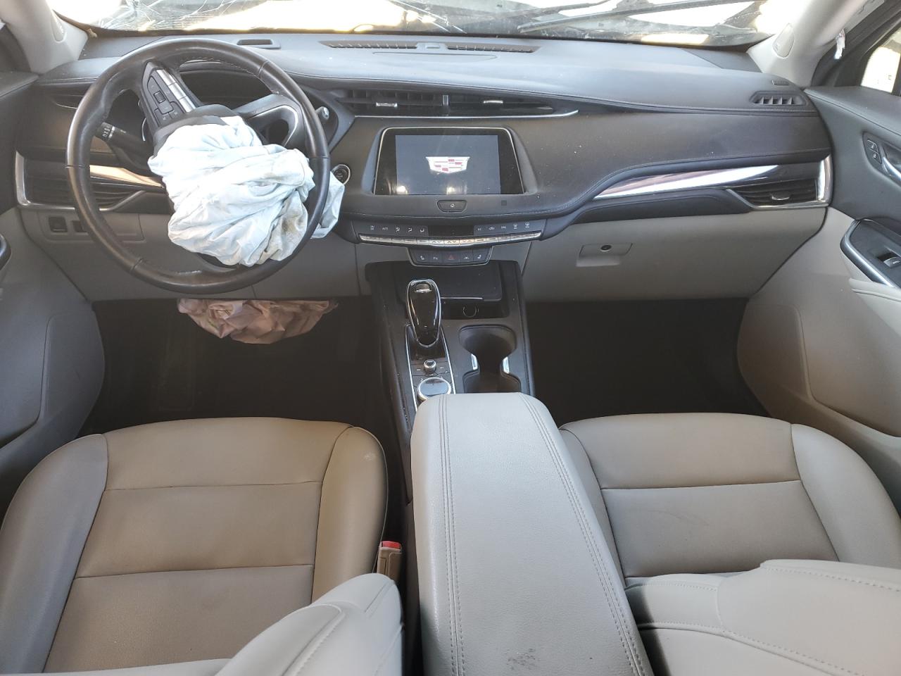 2021 Cadillac XT4 - Image 8