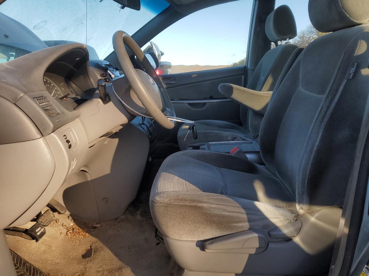 2006 Toyota Sienna - Image 7