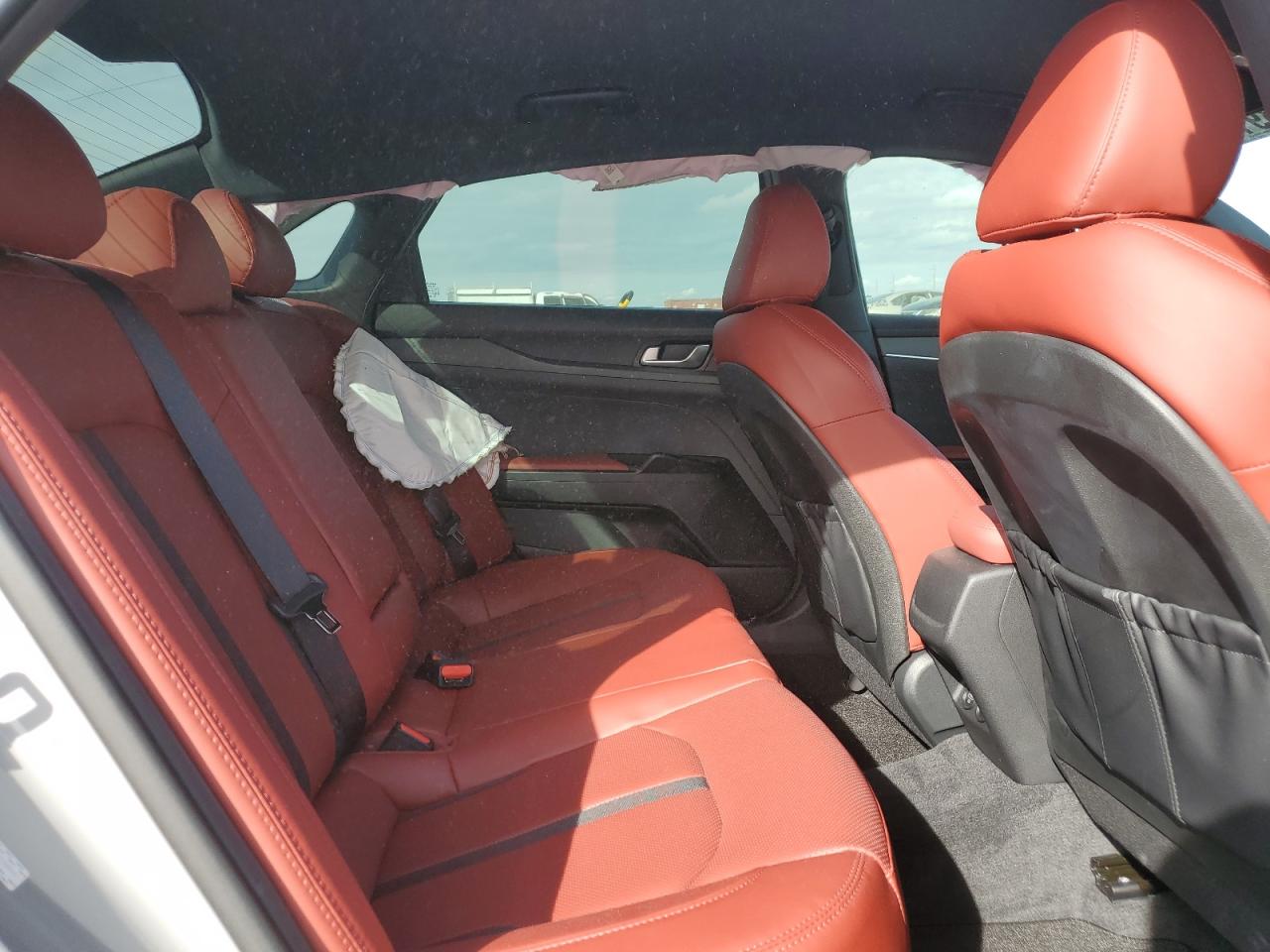 2023 Kia K5 - Image 10