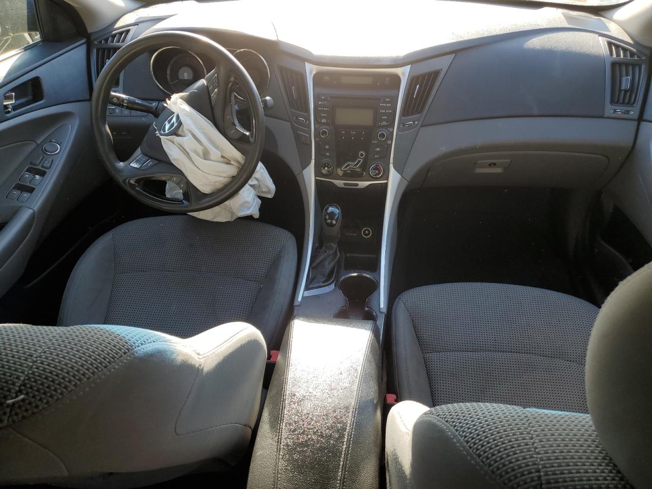 2012 Hyundai Sonata - Image 8