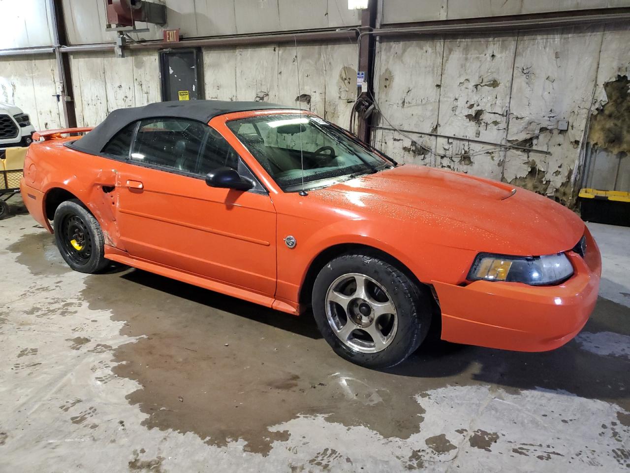 2004 Ford Mustang - Image 4