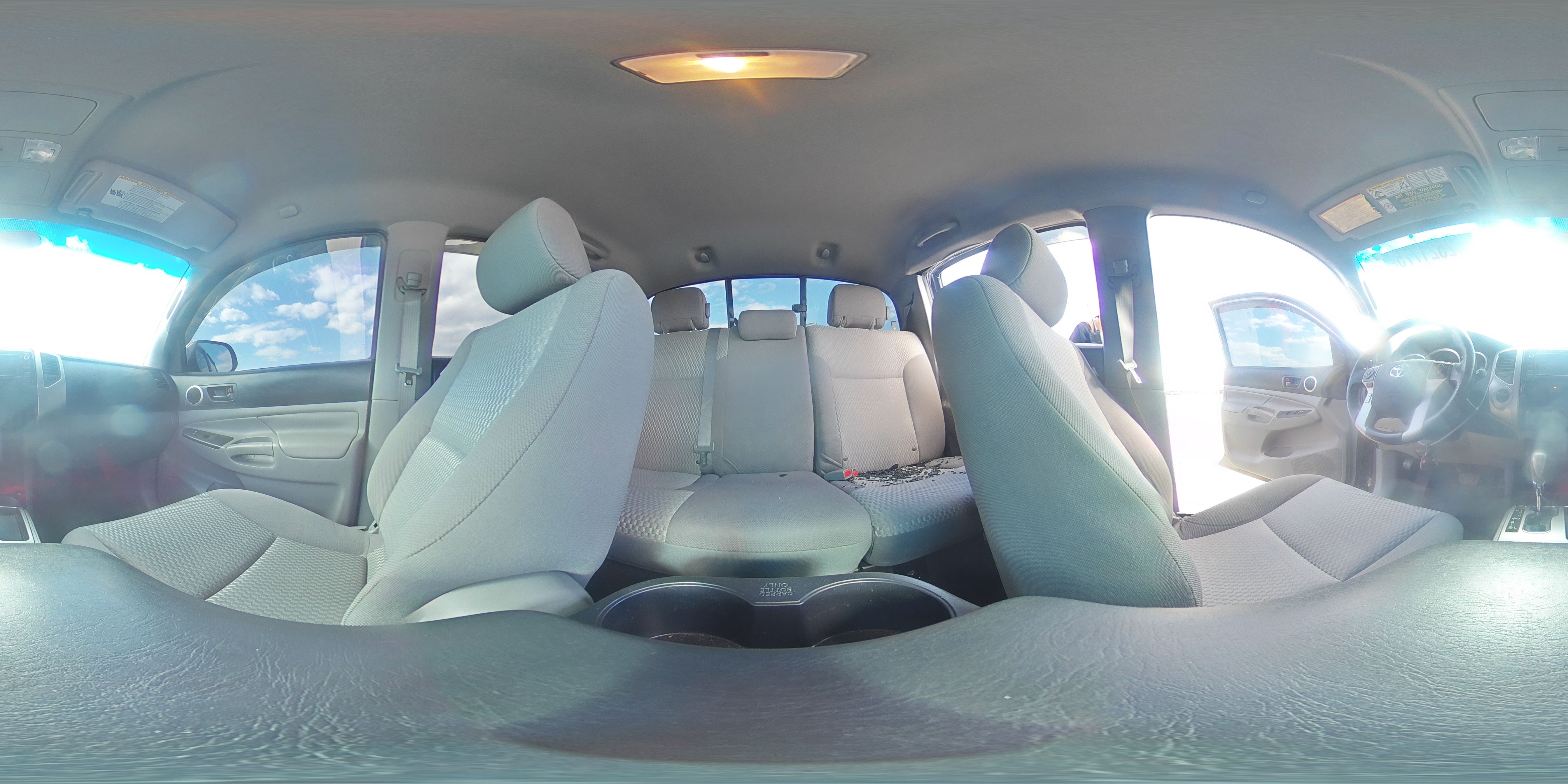 2015 Toyota Tacoma - Image 12