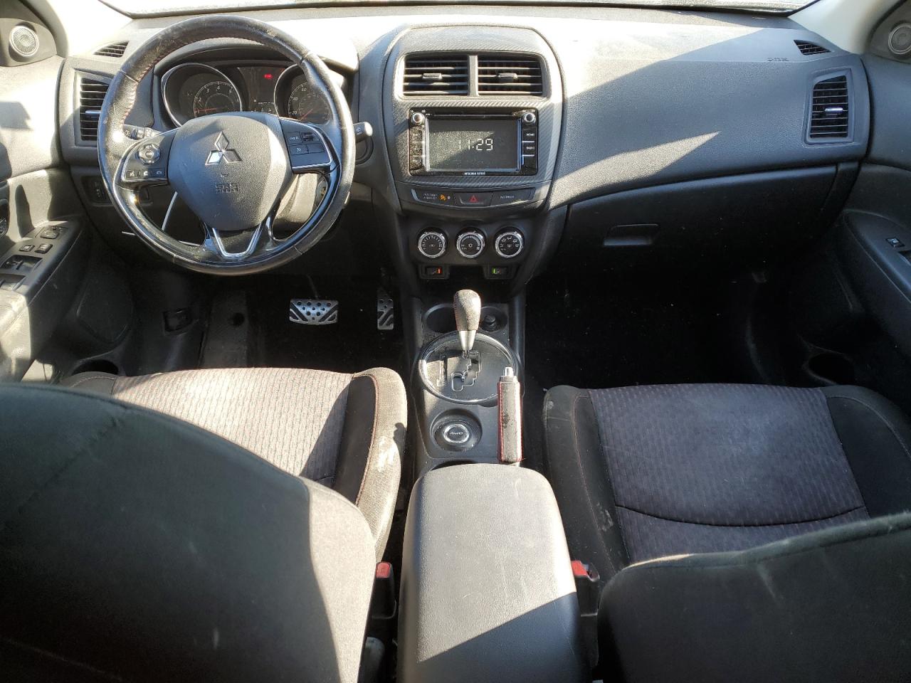 2017 Mitsubishi Outlander - Image 8
