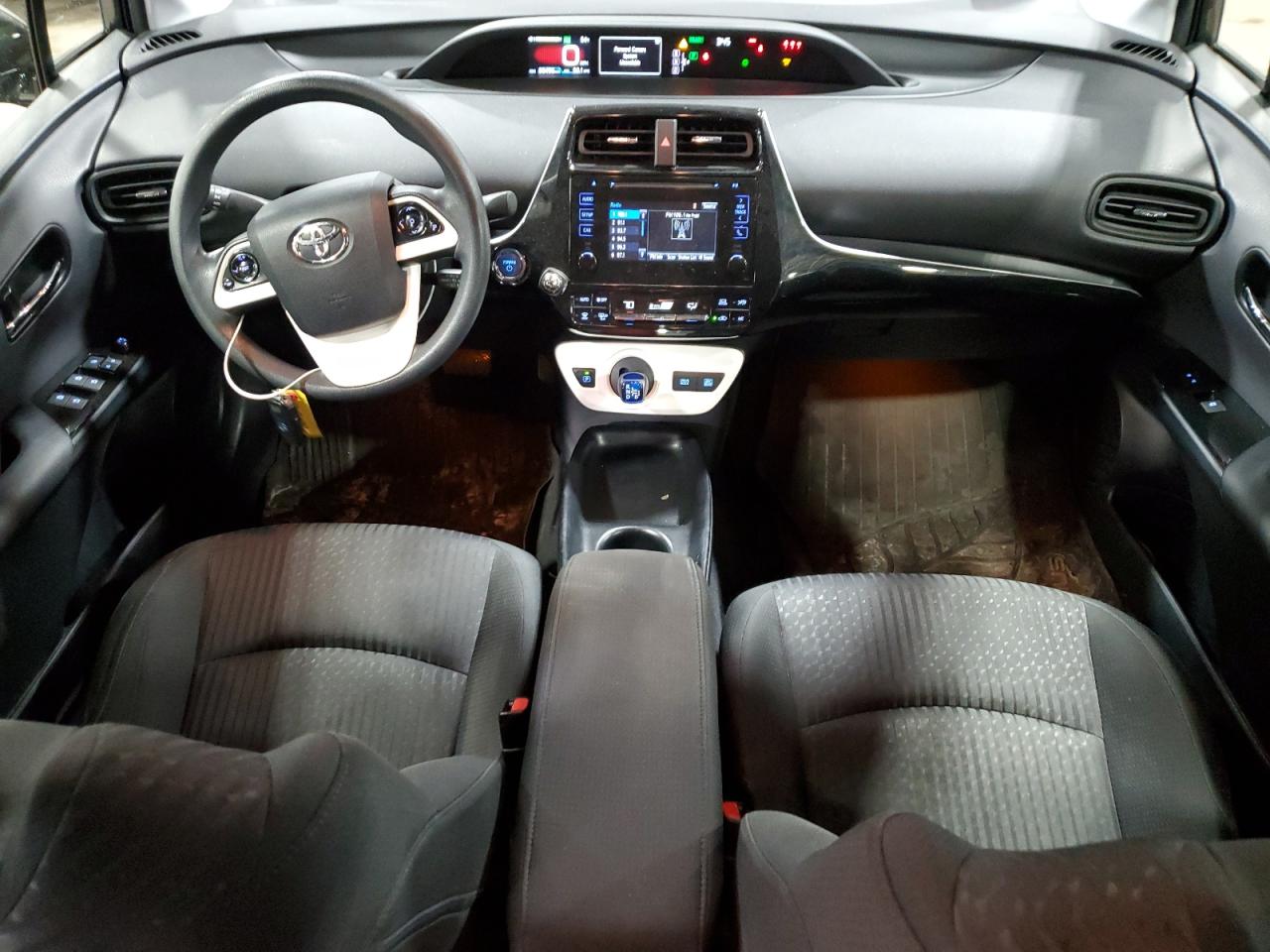 2017 Toyota Prius - Image 8