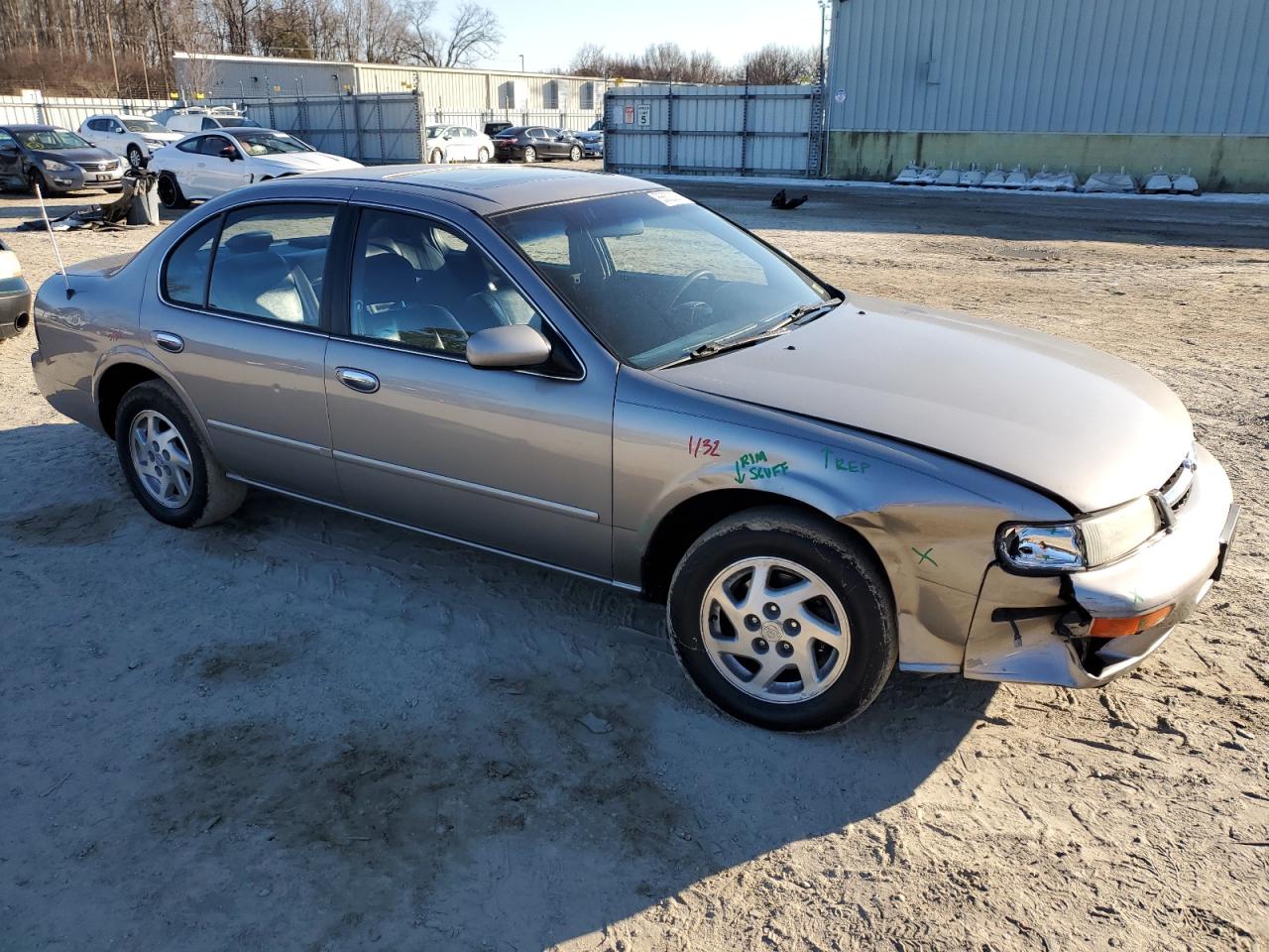1999 Nissan Maxima - Image 4