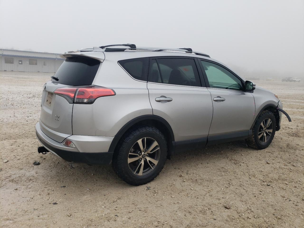 2018 Toyota RAV 4 - Image 3