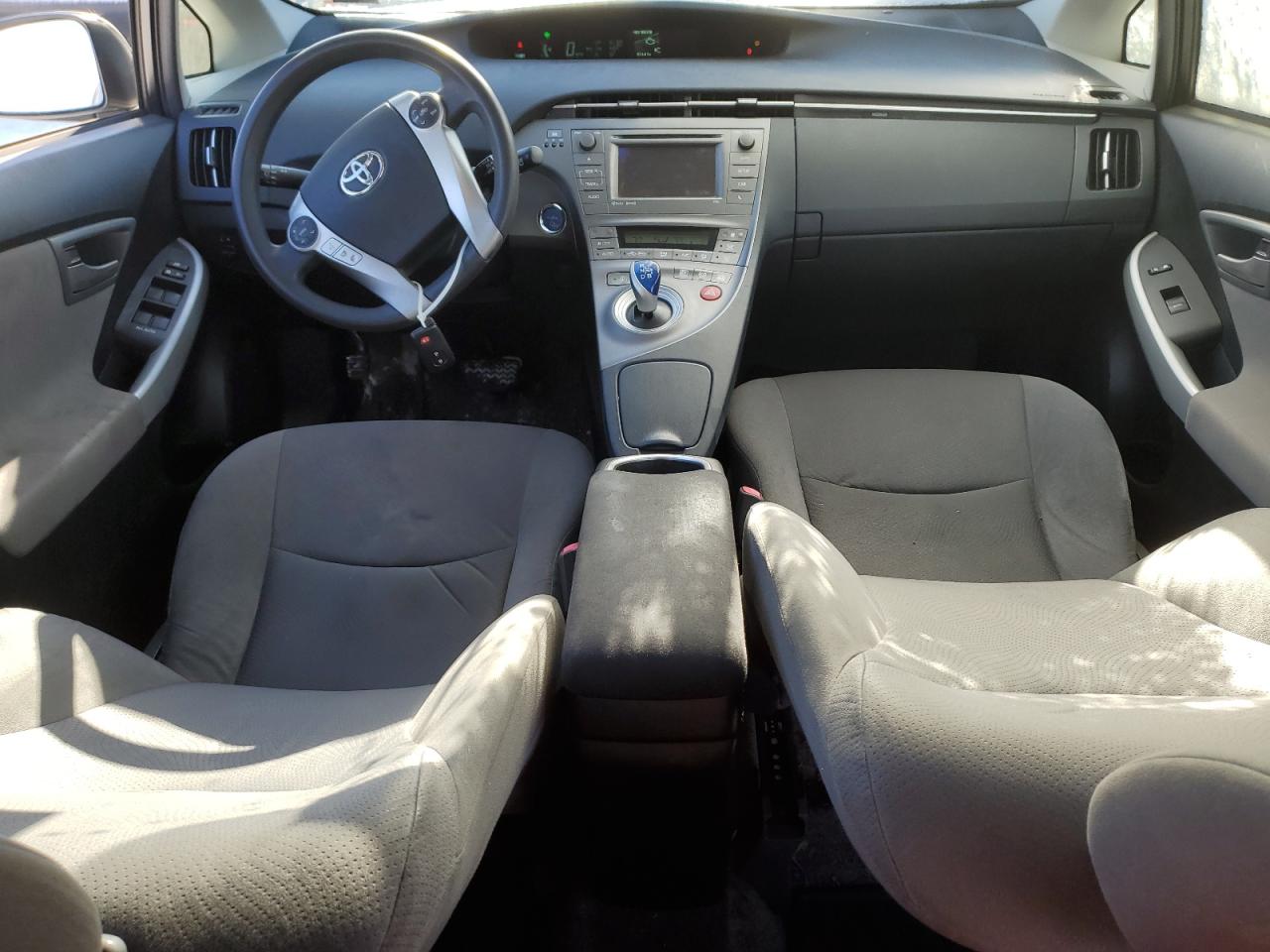 2012 Toyota Prius - Image 8