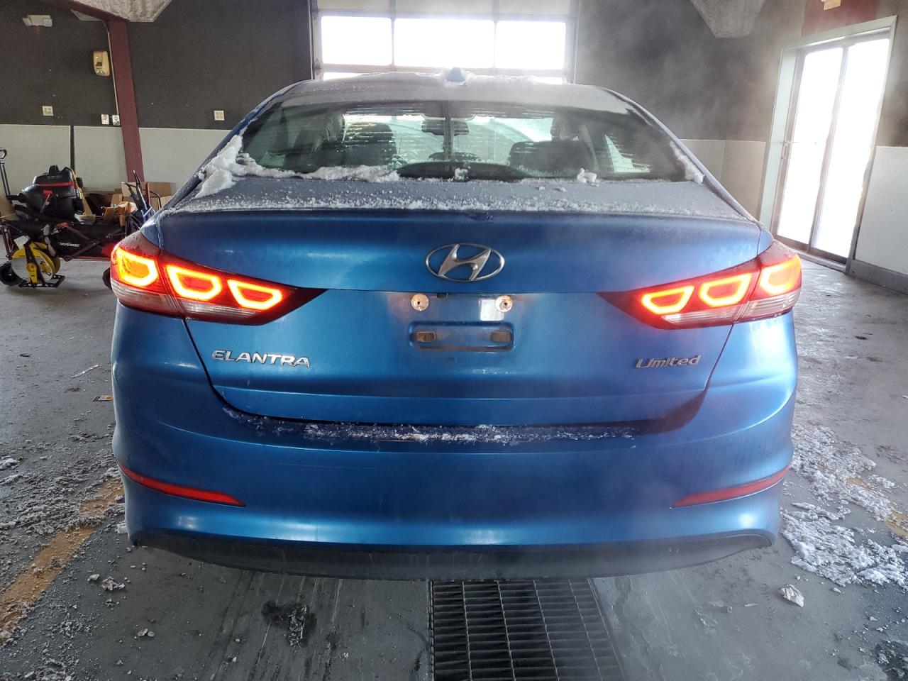 2017 Hyundai Elantra - Image 6