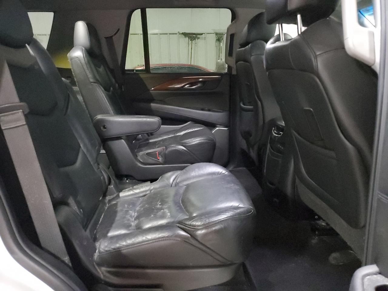 2017 Cadillac Escalade - Image 11