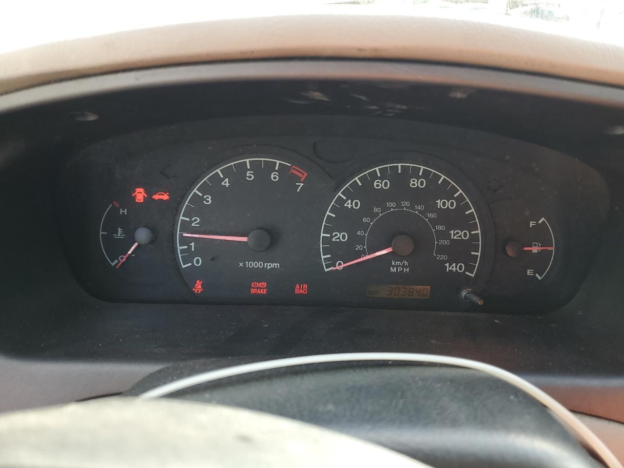 2002 Hyundai Elantra - Image 9