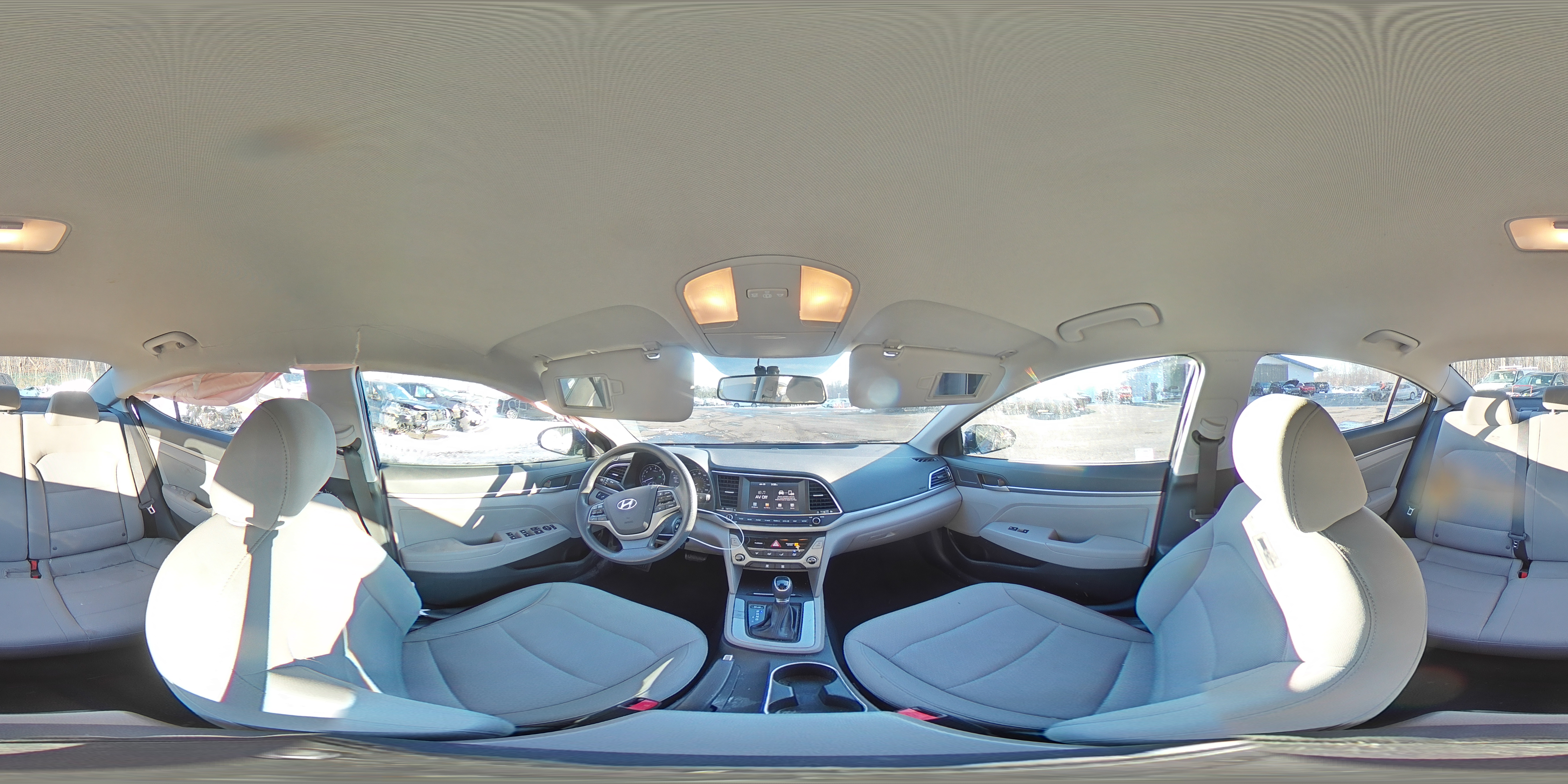 2018 Hyundai Elantra - Image 13