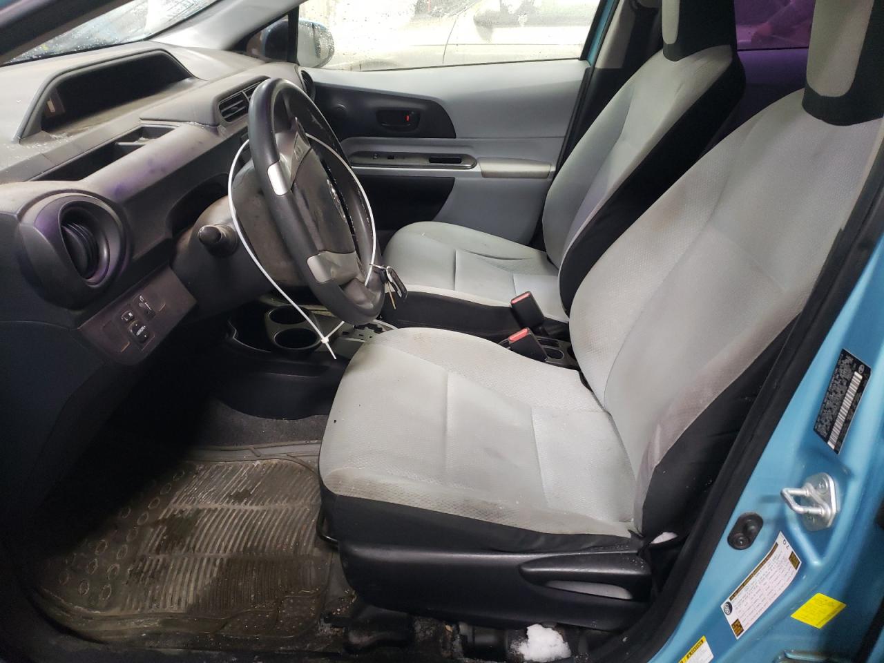 2014 Toyota Prius - Image 7
