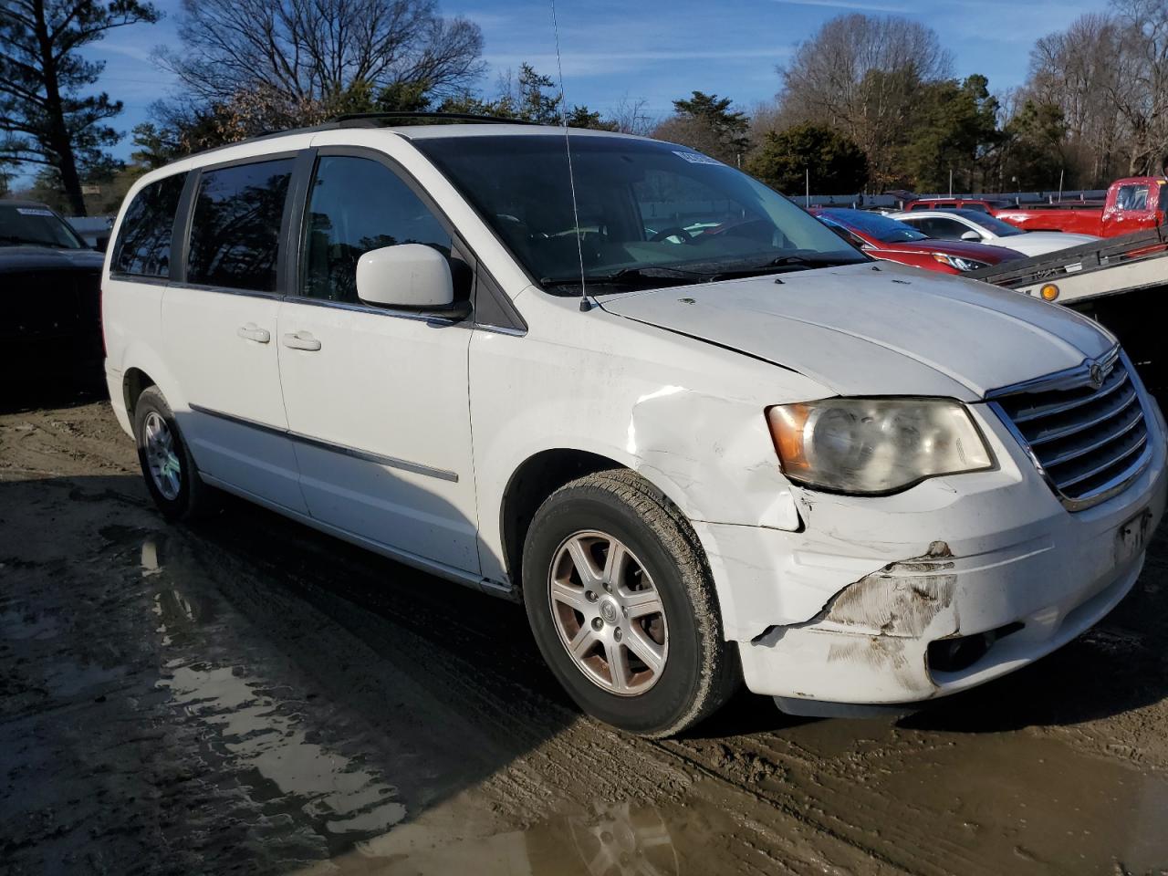 2010 Chrysler Town & Country - Image 4