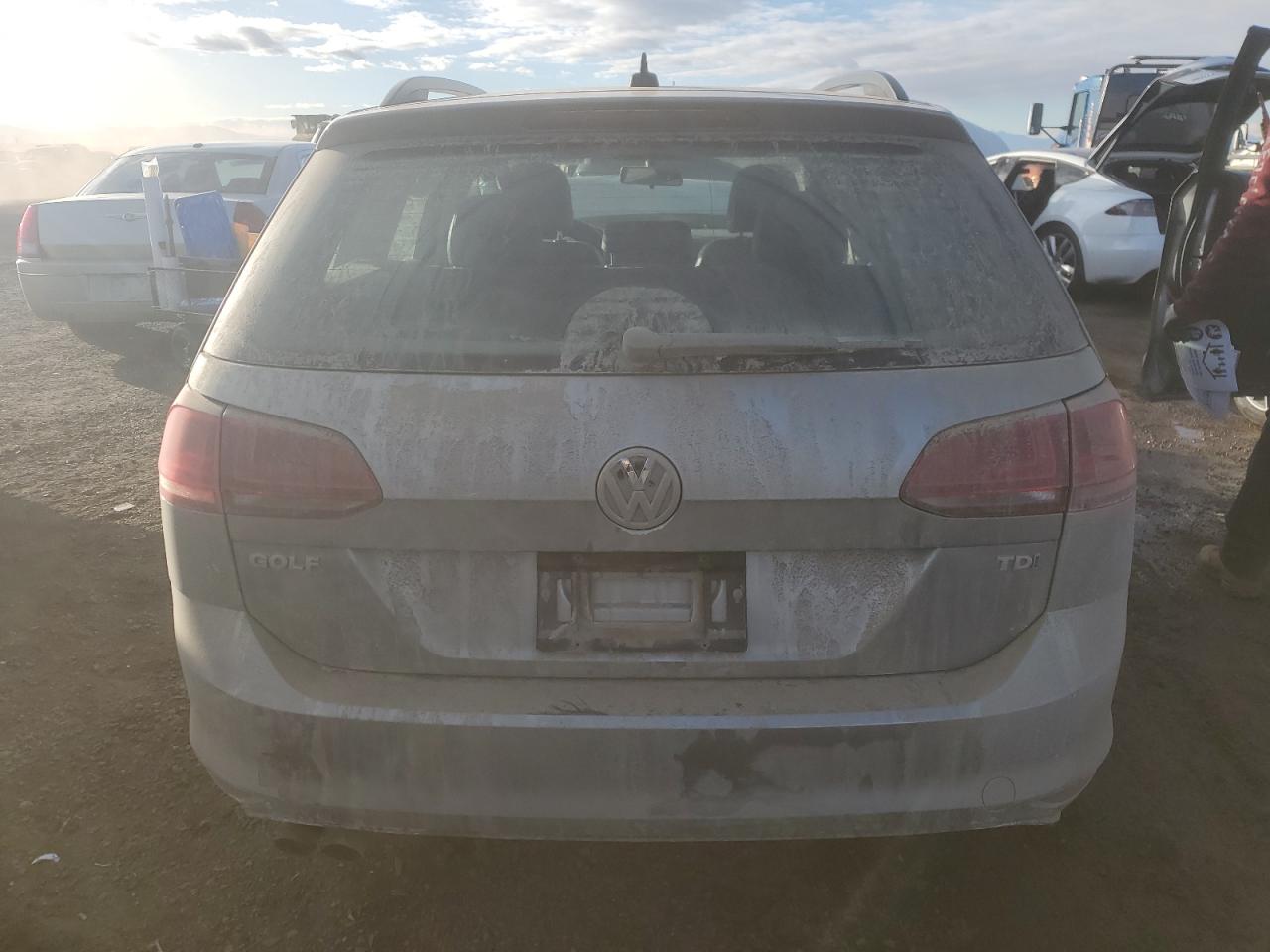 2015 Volkswagen Golf - Image 6