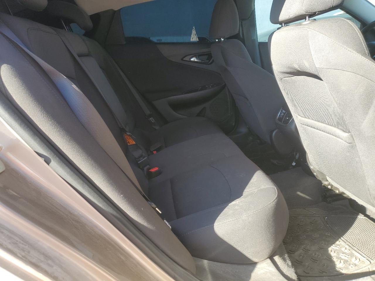 2018 Chevrolet Malibu - Image 10