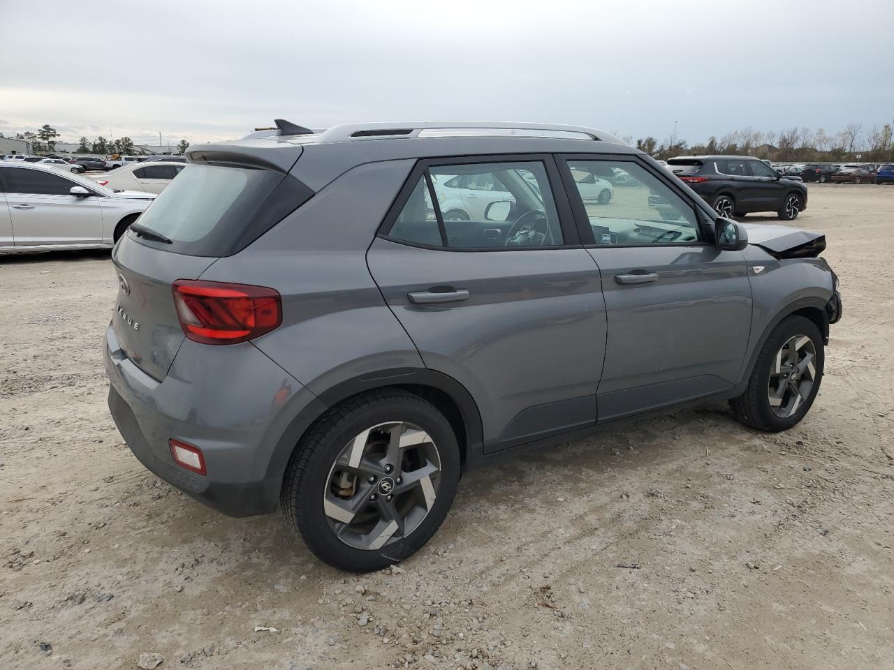 2021 Hyundai Venue - Image 3