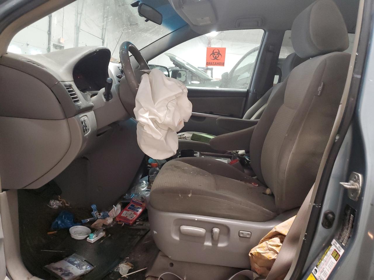 2008 Toyota Sienna - Image 7