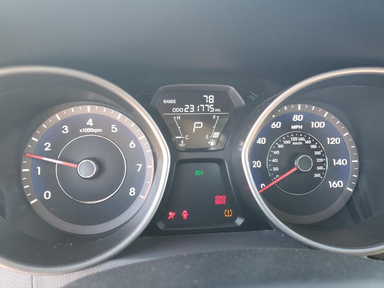 2012 Hyundai Elantra - Image 9